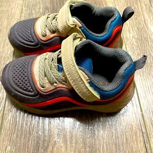 Carters Boys Sneakers Toddler Size 6